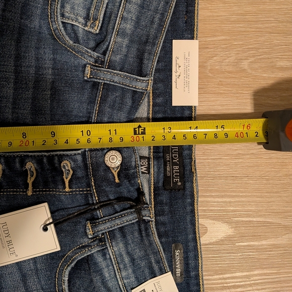 Judy Blue Jeans Women's 18W Skinny Fit High Waist Button Fly Stretch NWT - Picture 11 of 13